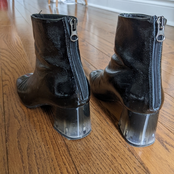 L'intervalle Black Patent Boots. Size 37. - Picture 3 of 4
